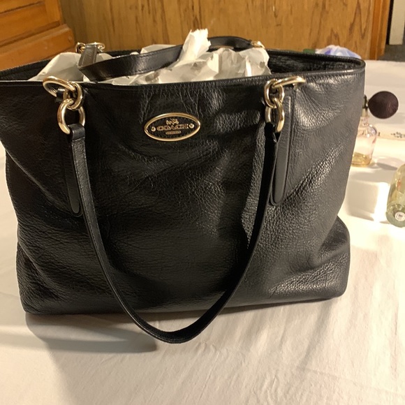 Coach - Picture 3 of 13